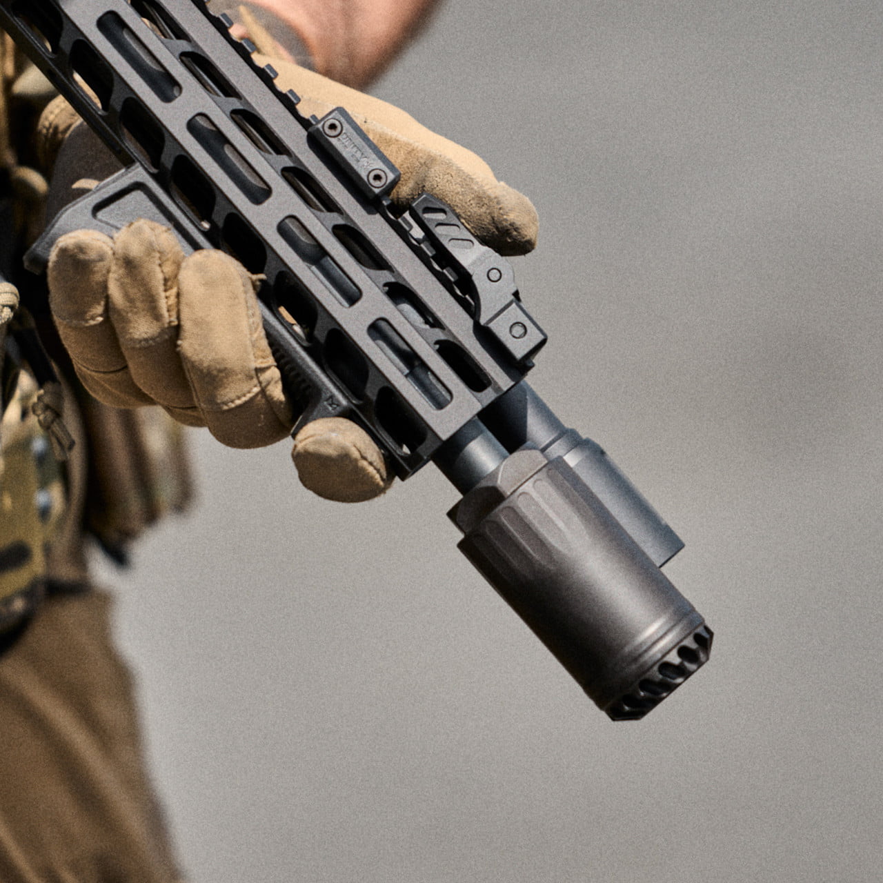 HUXWRX BLASTPHEMY BLAST DEFLECTOR – FDE - Image 3